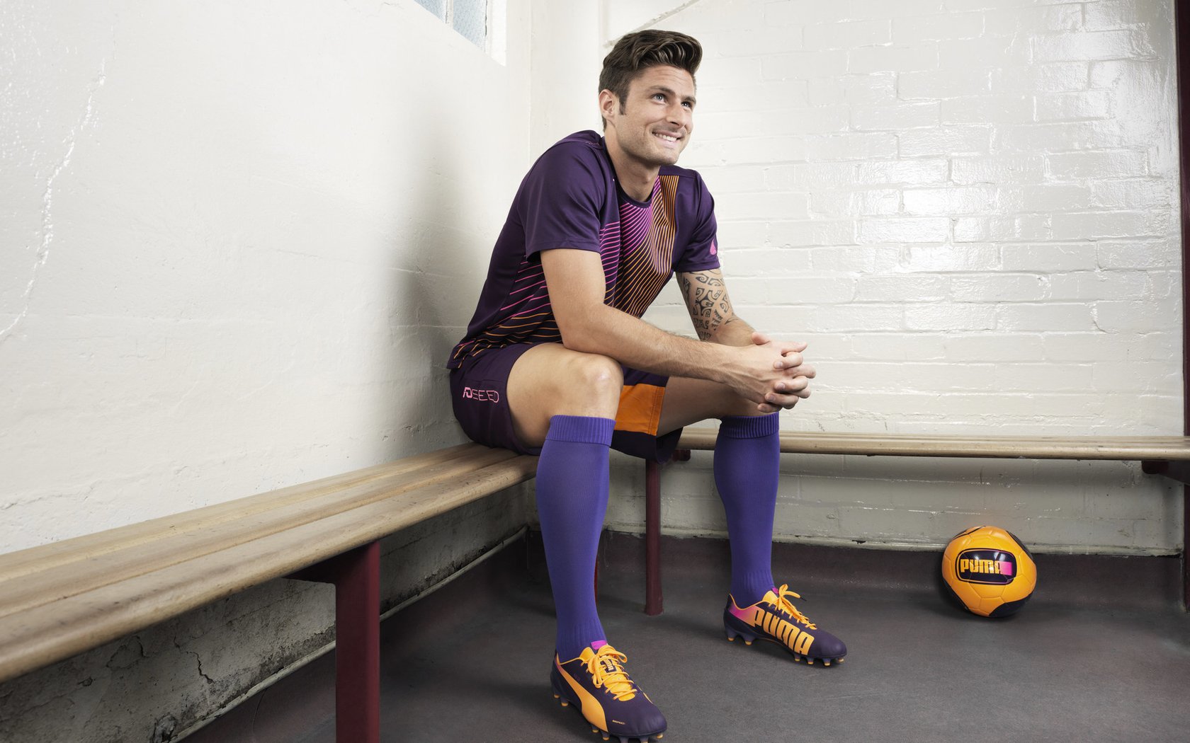 保守与激进：不同策略下的赛场对决，激进和保守怎么区分