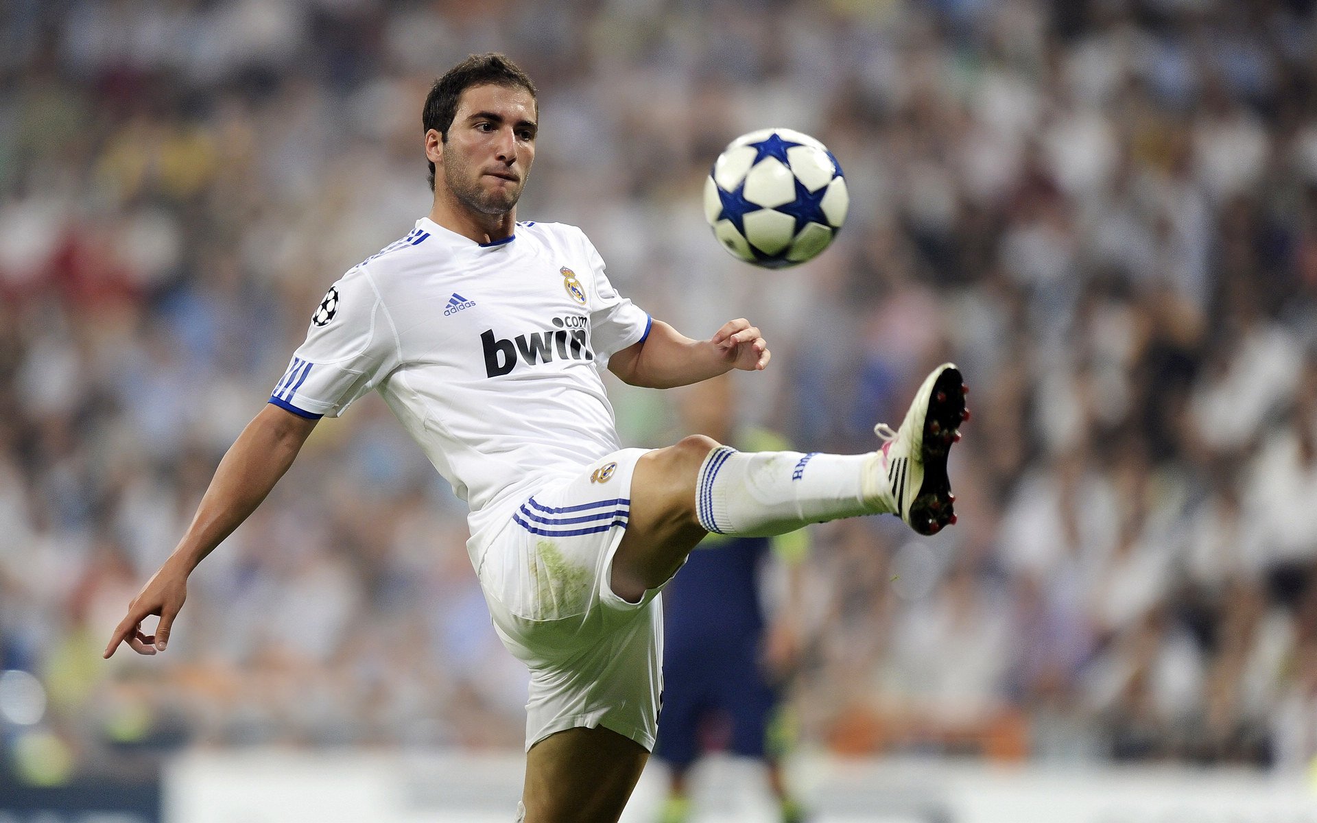 足球行业高峰论坛聚焦产业升级转型,足球产业规模