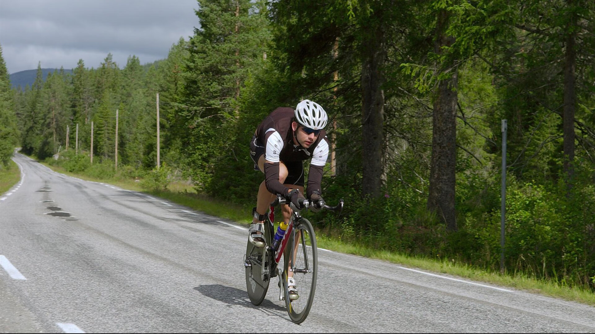 逐步实现足球赛事直播全场高清，提升观众沉浸体验，足球直播 视频